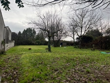 Terrain constructible de 500 m² à CHATEAUBERNARD (16)