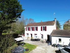 EN EXCLUSIVITÉ ! Maison de 145m² avec dépendances et terrain de 1900m² - LUXÉ (16)