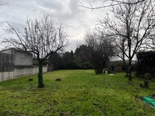 Terrain constructible de 500 m² à CHATEAUBERNARD (16)
