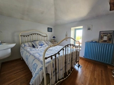 Maison charentaise de 232 m², 6 chambres, un bureau, piscine et un garage de 90 m² - LINARS (16)