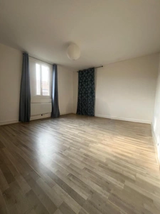 Secteur calme et recherché - 3 chambres - L'ISLE D'ESPAGNAC (16)