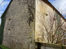 Ensemble immobilier à fort potentiel - Projet rénovation / investissement - JAULDES (16)