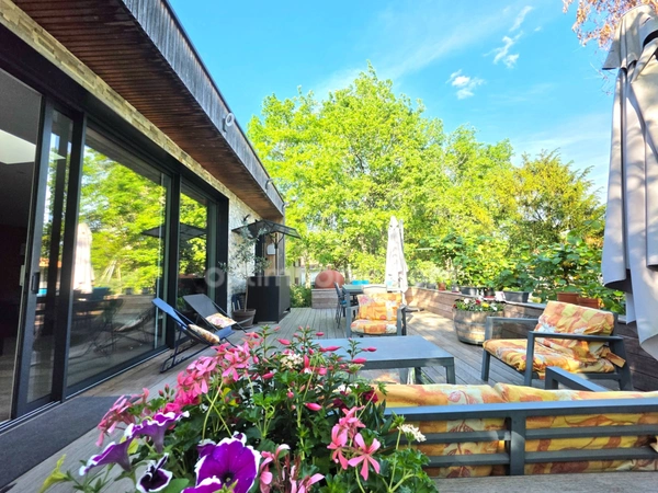 Maison d'architecte d'exception de 230m² à vendre sur LEOGNAN (33)