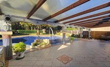 À vendre – Maison plain pied de 110 m² avec piscine, garage et dépendances, CESTAS (33)
