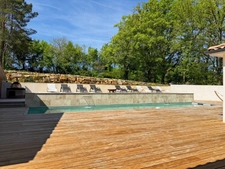 PROPRIETE DE 250 M2 SUR 3276 M2 DE TERRAIN- 4 SUITES PARENTALES - PISCINE 14 X 3M - POLL HOUSE - 2 GARAGES- BELEYMAS (24)