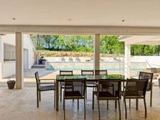 PROPRIETE DE 250 M2 SUR 3276 M2 DE TERRAIN- 4 SUITES PARENTALES - PISCINE 14 X 3M - POLL HOUSE - 2 GARAGES- BELEYMAS (24)