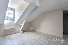 Maison à vendre 5 pièces, garage moto, Bergerac 4 chambres sur 257 m2 de terrain