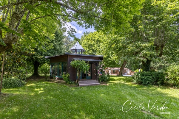 BELEYMAS (24) proche Bergerac – Propriété de charme du XIXe siècle 10 pièces avec dépendances, piscine et potentiel d’accueil sur 8 500 m²