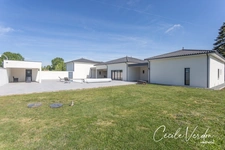 Maison moderne haut de gamme 226 m2 + annexe bureau de 55 m2  à vendre Bergerac - 9 pièces - 4 chambres - piscine - 2 garages 60 m2