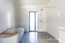 Maison moderne haut de gamme 226 m2 + annexe bureau de 55 m2  à vendre Bergerac - 9 pièces - 4 chambres - piscine - 2 garages 60 m2