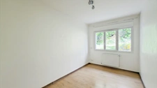 Maison entièrement rénovée à vendre 4 pièces de 85m2 avec 3 chambres et garage 60 m2 sur 833 m2 de terrain à CREYSSE (24)