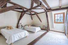 Propriete à vendre 7 pièces proche de BERGERAC (24)-Longère en pierre de 250 m2, 5 chambres, piscine, et grange aménageable de 200 m2 sur 3,8 HA