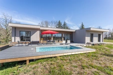 Maison à vendre plain-pied en bois de 149 m², 5 pièces, piscine, 2 garages - BERGERAC (24)