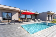 Single-storey wooden house for sale, 149 m², 5 rooms, swimming pool, 2 garages - BERGERAC (24)