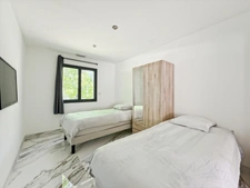 PROPRIETE DE 250 M2 SUR 3276 M2 DE TERRAIN- 4 SUITES PARENTALES - PISCINE 14 X 3M - POLL HOUSE - 2 GARAGES- BELEYMAS (24)