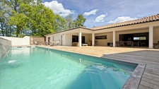 PROPRIETE DE 250 M2 SUR 3276 M2 DE TERRAIN- 4 SUITES PARENTALES - PISCINE 14 X 3M - POLL HOUSE - 2 GARAGES- BELEYMAS (24)