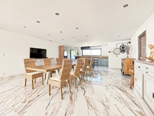 PROPRIETE DE 250 M2 SUR 3276 M2 DE TERRAIN- 4 SUITES PARENTALES - PISCINE 14 X 3M - POLL HOUSE - 2 GARAGES- BELEYMAS (24)