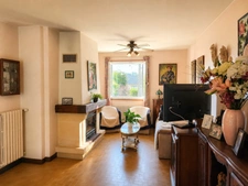 5-bedroom family home in a peaceful setting, with no overlooking neighbours, swimming pool and river at the end of the garden