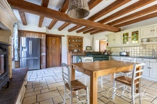 Propriete à vendre 7 pièces proche de BERGERAC (24)-Longère en pierre de 250 m2, 5 chambres, piscine, et grange aménageable de 200 m2 sur 3,8 HA