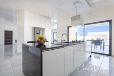Maison moderne haut de gamme 226 m2 + annexe bureau de 55 m2  à vendre Bergerac - 9 pièces - 4 chambres - piscine - 2 garages 60 m2