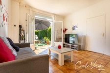 Maison de plain-pied à vendre 2 pièces de 78 m2 située au centre-ville de Bergerac, avec jardin de 440 m2. Vendue louée, BERGERAC (24)