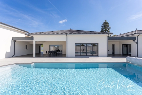 Maison moderne haut de gamme 226 m2 + annexe bureau de 55 m2  à vendre Bergerac - 9 pièces - 4 chambres - piscine - 2 garages 60 m2
