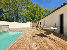 PROPRIETE DE 250 M2 SUR 3276 M2 DE TERRAIN- 4 SUITES PARENTALES - PISCINE 14 X 3M - POLL HOUSE - 2 GARAGES- BELEYMAS (24)