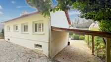 Maison entièrement rénovée à vendre 4 pièces de 85m2 avec 3 chambres et garage 60 m2 sur 833 m2 de terrain à CREYSSE (24)