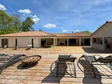 PROPRIETE DE 250 M2 SUR 3276 M2 DE TERRAIN- 4 SUITES PARENTALES - PISCINE 14 X 3M - POLL HOUSE - 2 GARAGES- BELEYMAS (24)
