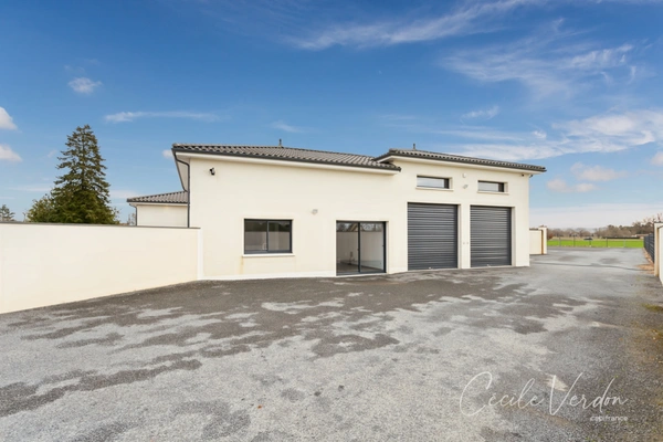 Maison moderne haut de gamme 226 m2 + annexe bureau de 55 m2  à vendre Bergerac - 9 pièces - 4 chambres - piscine - 2 garages 60 m2