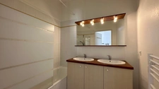 Dpt Dordogne (24), à louer BERGERAC Appartement T3 56 m2, 2 chambres, résidence sécurisée, place de parking privée avec vue sur la Dordogne