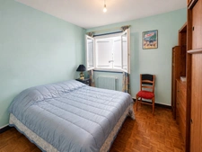 5-bedroom family home in a peaceful setting, with no overlooking neighbours, swimming pool and river at the end of the garden