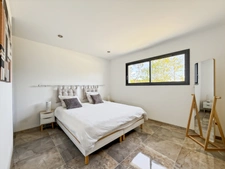 PROPRIETE DE 250 M2 SUR 3276 M2 DE TERRAIN- 4 SUITES PARENTALES - PISCINE 14 X 3M - POLL HOUSE - 2 GARAGES- BELEYMAS (24)