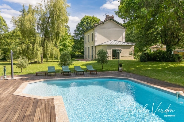 BELEYMAS (24) proche Bergerac – Propriété de charme du XIXe siècle 10 pièces avec dépendances, piscine et potentiel d’accueil sur 8 500 m²