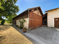 SAINT-PIERRE D'EYRAUD Maison à vendre 240 m2 - 8 pièces-6 chambres- 4 garages- 2 ateliers (24)