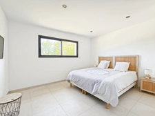 PROPRIETE DE 250 M2 SUR 3276 M2 DE TERRAIN- 4 SUITES PARENTALES - PISCINE 14 X 3M - POLL HOUSE - 2 GARAGES- BELEYMAS (24)