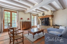 Propriete à vendre 7 pièces proche de BERGERAC (24)-Longère en pierre de 250 m2, 5 chambres, piscine, et grange aménageable de 200 m2 sur 3,8 HA