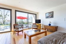 Single-storey wooden house for sale, 149 m², 5 rooms, swimming pool, 2 garages - BERGERAC (24)