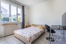Maison de plain-pied à vendre 2 pièces de 78 m2 située au centre-ville de Bergerac, avec jardin de 440 m2. Vendue louée, BERGERAC (24)