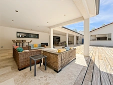 PROPRIETE DE 250 M2 SUR 3276 M2 DE TERRAIN- 4 SUITES PARENTALES - PISCINE 14 X 3M - POLL HOUSE - 2 GARAGES- BELEYMAS (24)