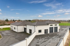 Maison moderne haut de gamme 226 m2 + annexe bureau de 55 m2  à vendre Bergerac - 9 pièces - 4 chambres - piscine - 2 garages 60 m2