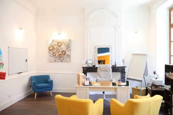 LOCAL PROFESSIONNEL 87 M² - 4 Pièces -  CENTRE HISTORIQUE MONTAUBAN (QUARTIER ST JACQUES)