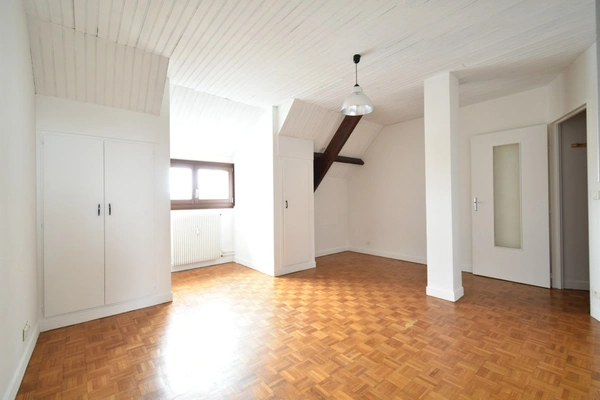 Appartement à louer 1 pièce - 27m² - quartier mairie centre ville de Reims