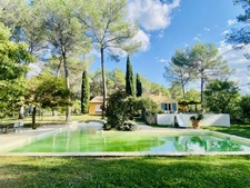 Maison à vendre 8 pièces PERTUIS (84) terrain de 1 h 2  avec piscine