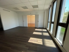 Local/bureau à vendre MOUGINS (06)