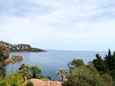 Local/bureau à vendre LE TRAYAS (83)