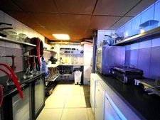 BAISSE DE PRIX - Murs pro à vendre JUAN LES PINS (06) - Emplacement n°1 - Bonne rentabilité