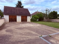 House for sale in APPOIGNY (89), 7 rooms, 119 m2, basement, 4 bedrooms plus office, 3 garages, land