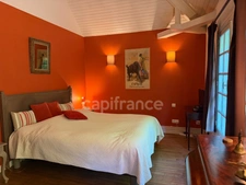House for sale, 9 rooms, GY L'EVEQUE (89). Character property of 185 m2, 4 bedrooms plus office. Land. 