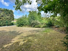 Terrain à vendre  AUXERRE (89) de 714 m2   clos  garage  portail